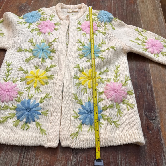 Fully Fashioned 50s Vintage Rare Cream Wool Floral Hand Embroidered Cardigan S - Picture 7 of 9